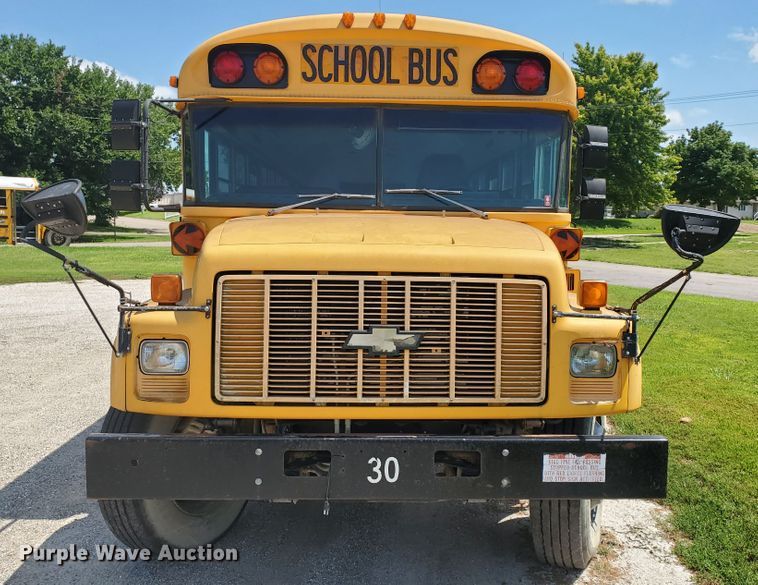 image for item HK9234 2002 Chevrolet Blue Bird  school bus