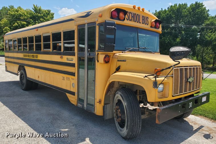 image for item HK9234 2002 Chevrolet Blue Bird  school bus