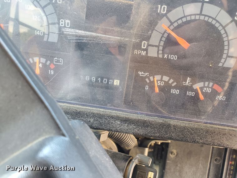 image for item HK9234 2002 Chevrolet Blue Bird  school bus