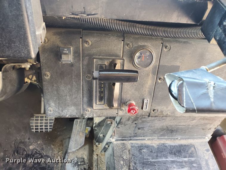 image for item HK9234 2002 Chevrolet Blue Bird  school bus