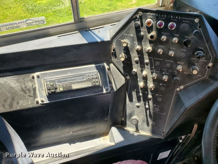 image for item HK9234 2002 Chevrolet Blue Bird  school bus