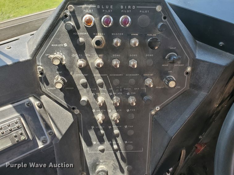 image for item HK9234 2002 Chevrolet Blue Bird  school bus