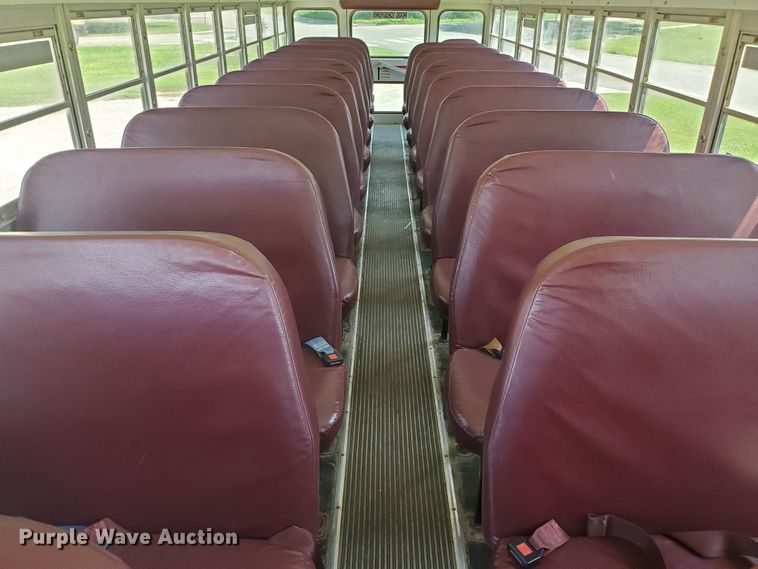 image for item HK9234 2002 Chevrolet Blue Bird  school bus