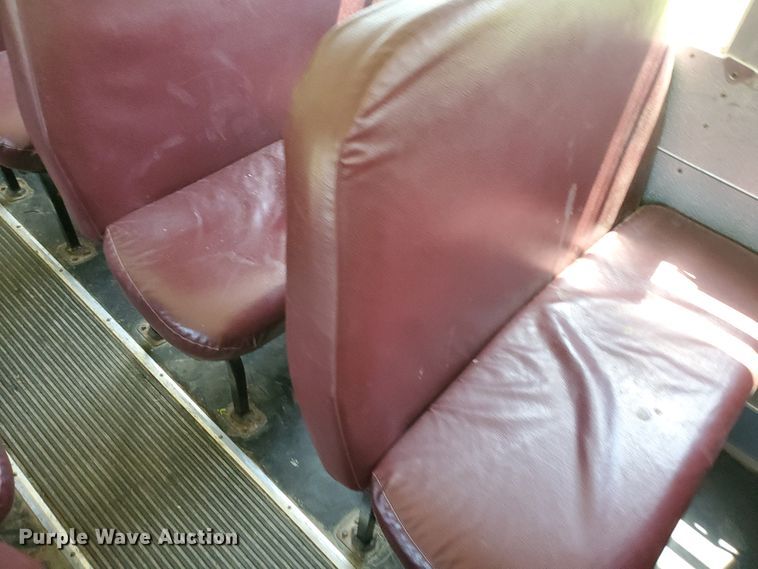 image for item HK9234 2002 Chevrolet Blue Bird  school bus