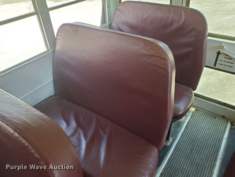 image for item HK9234 2002 Chevrolet Blue Bird  school bus