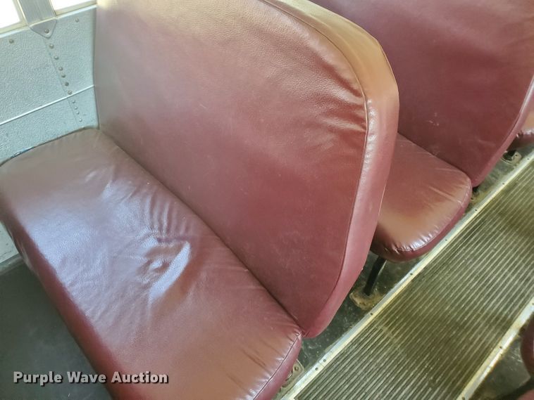 image for item HK9234 2002 Chevrolet Blue Bird  school bus