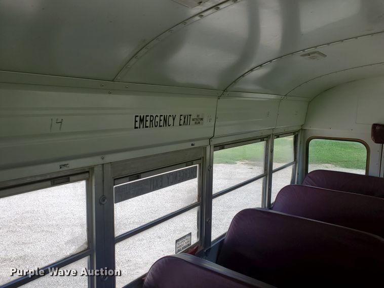 image for item HK9234 2002 Chevrolet Blue Bird  school bus