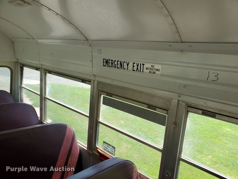 image for item HK9234 2002 Chevrolet Blue Bird  school bus