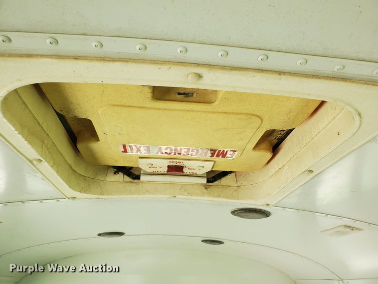 image for item HK9234 2002 Chevrolet Blue Bird  school bus