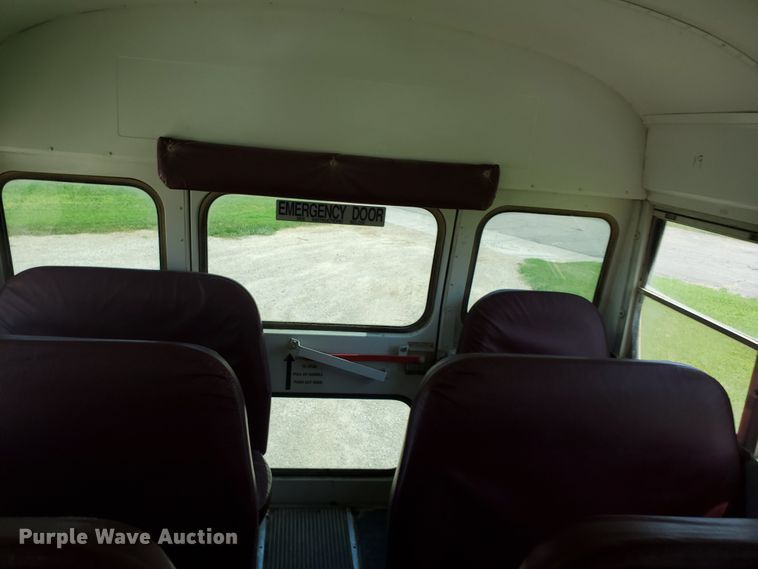 image for item HK9234 2002 Chevrolet Blue Bird  school bus