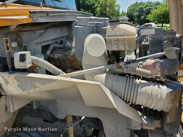 image for item HK9234 2002 Chevrolet Blue Bird  school bus