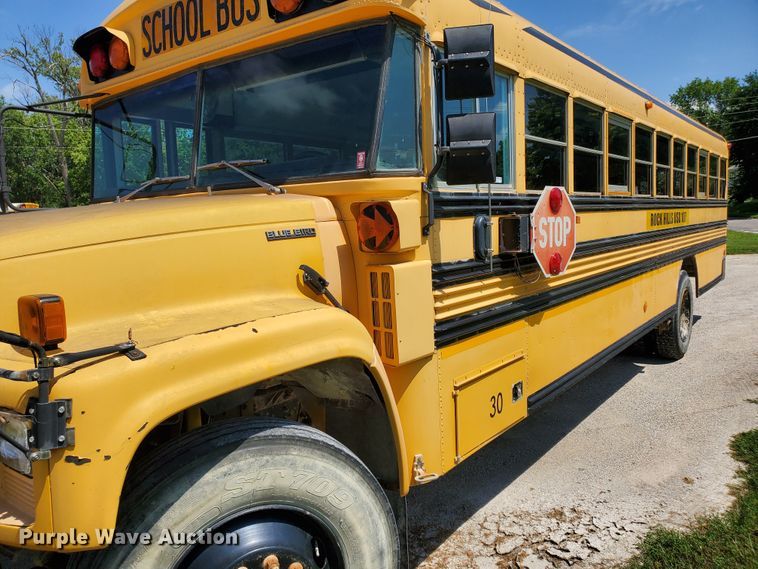 image for item HK9234 2002 Chevrolet Blue Bird  school bus