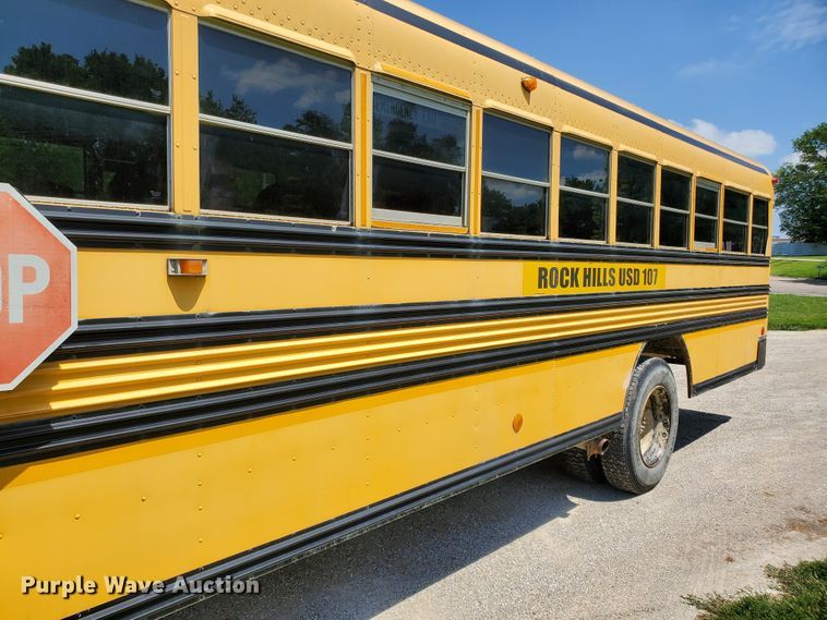 image for item HK9234 2002 Chevrolet Blue Bird  school bus