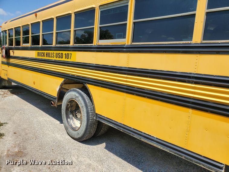 image for item HK9234 2002 Chevrolet Blue Bird  school bus