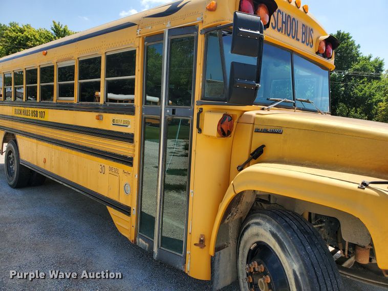 image for item HK9234 2002 Chevrolet Blue Bird  school bus