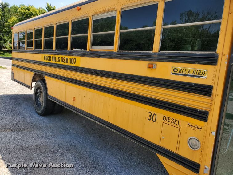 image for item HK9234 2002 Chevrolet Blue Bird  school bus