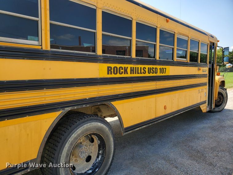 image for item HK9234 2002 Chevrolet Blue Bird  school bus