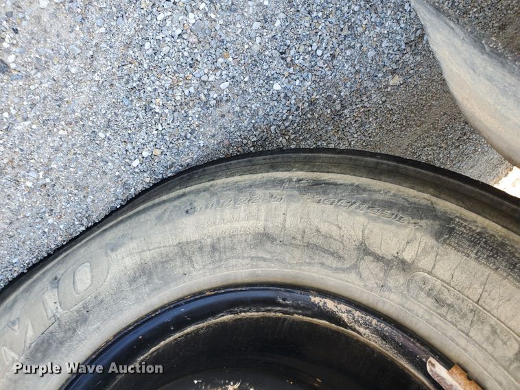 image for item HK9234 2002 Chevrolet Blue Bird  school bus