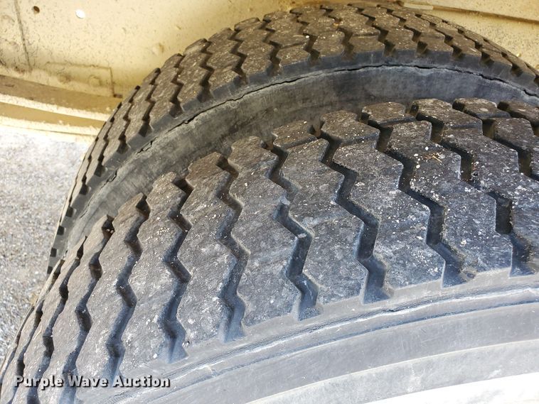 image for item HK9234 2002 Chevrolet Blue Bird  school bus