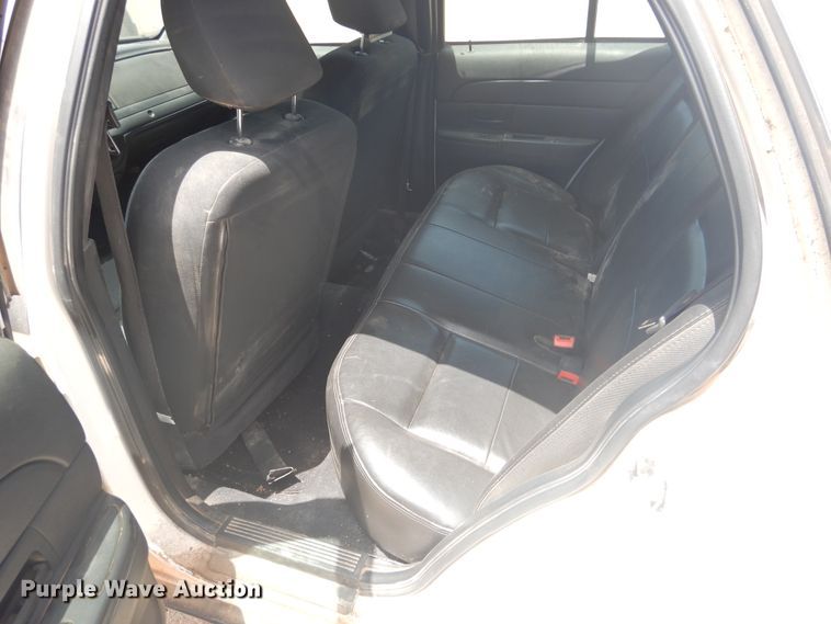 image for item HO9010 2006 Ford Crown Victoria Police Interceptor