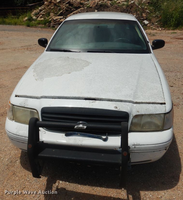 image for item HO9011 2000 Ford Crown Victoria Police Interceptor