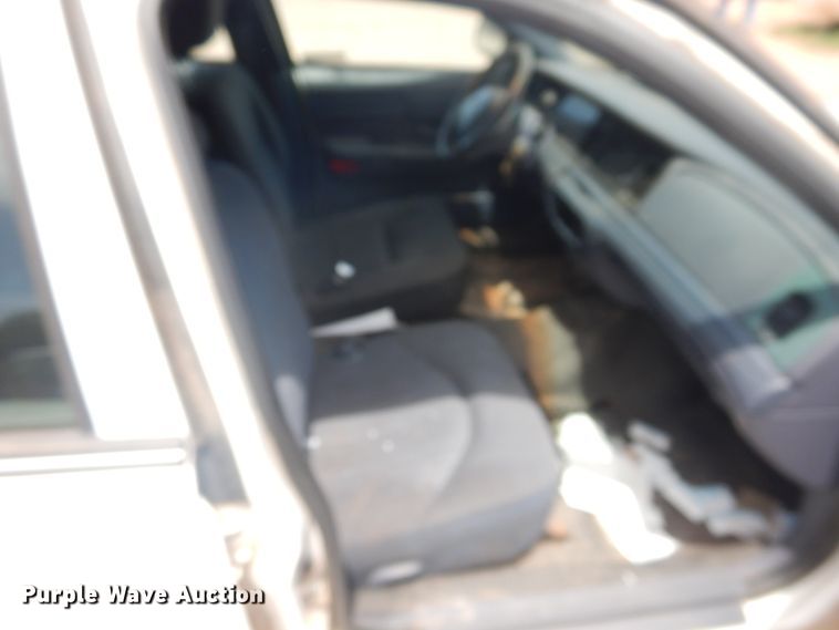 image for item HO9011 2000 Ford Crown Victoria Police Interceptor