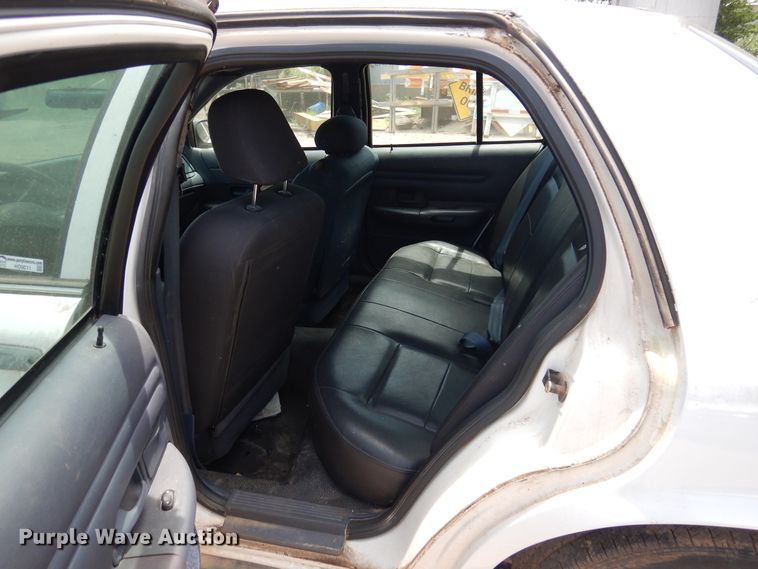 image for item HO9011 2000 Ford Crown Victoria Police Interceptor