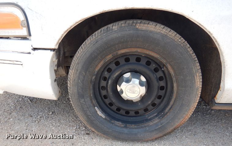 image for item HO9011 2000 Ford Crown Victoria Police Interceptor