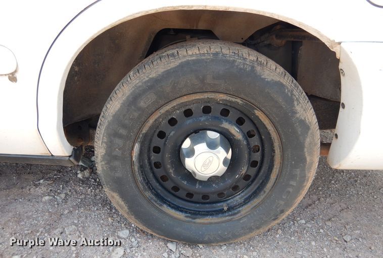 image for item HO9011 2000 Ford Crown Victoria Police Interceptor