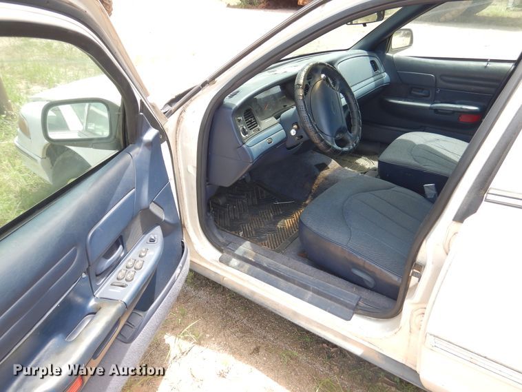 image for item HO9012 1996 Ford Crown Victoria Police Interceptor