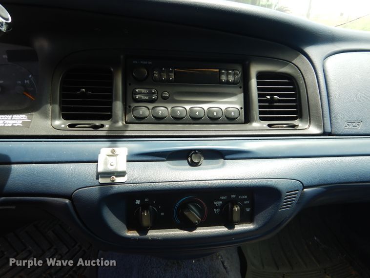 image for item HO9012 1996 Ford Crown Victoria Police Interceptor