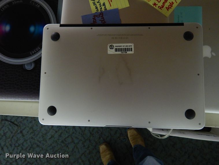 image for item HO9795 Approximately 55 Apple laptops