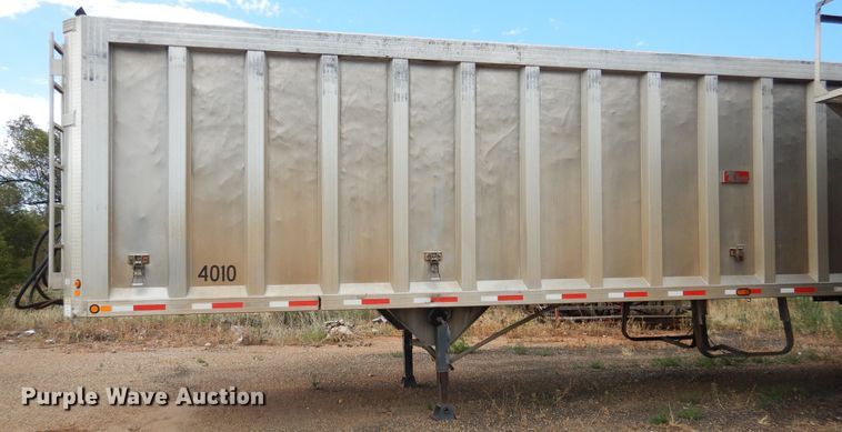 image for item HO9823 2007 Travis walking floor trailer