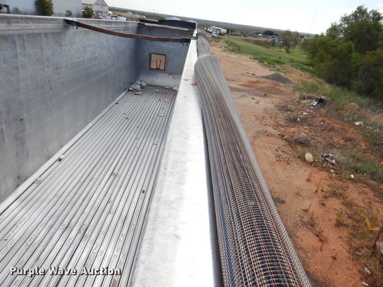 image for item HO9823 2007 Travis walking floor trailer