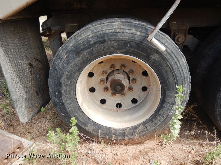 image for item HO9823 2007 Travis walking floor trailer