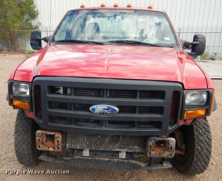 image for item HO9824 2007 Ford F550 Super Duty  truck cab and chassis