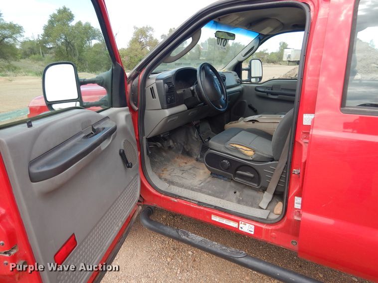 image for item HO9824 2007 Ford F550 Super Duty  truck cab and chassis