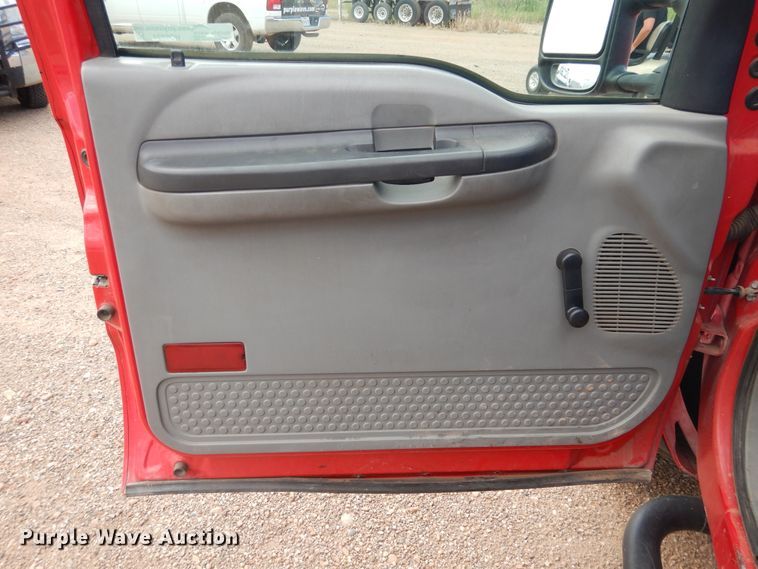 image for item HO9824 2007 Ford F550 Super Duty  truck cab and chassis