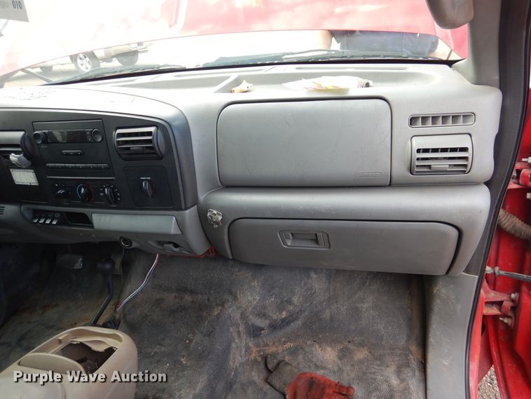 image for item HO9824 2007 Ford F550 Super Duty  truck cab and chassis