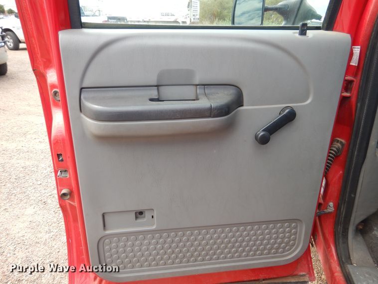 image for item HO9824 2007 Ford F550 Super Duty  truck cab and chassis