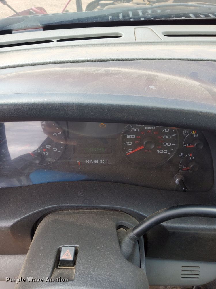 image for item HO9824 2007 Ford F550 Super Duty  truck cab and chassis