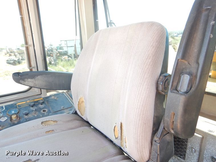 image for item HO9829 1992 John Deere 544E  wheel loader