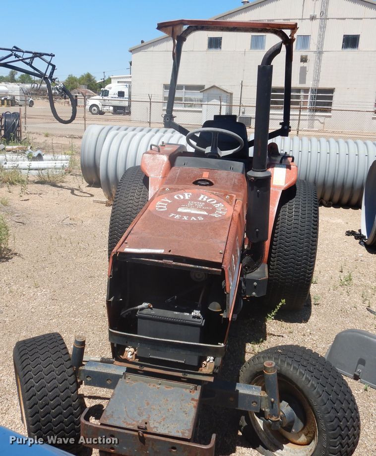 image for item HO9840 Case IH 275  tractor