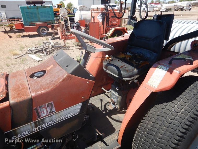 image for item HO9840 Case IH 275  tractor