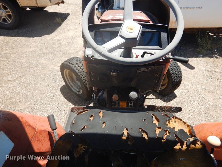 image for item HO9840 Case IH 275  tractor