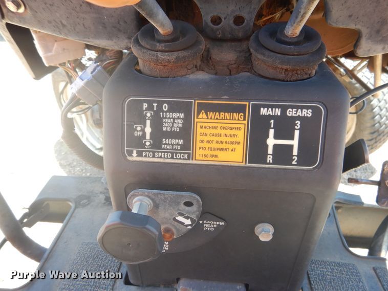 image for item HO9840 Case IH 275  tractor