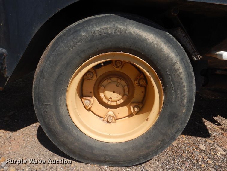 image for item HO9849 1996 Hypac C530A  pneumatic roller