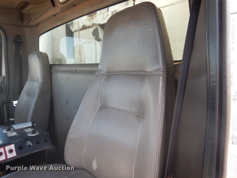 image for item HO9850 2005 Freightliner Business Class M2  refuse truck