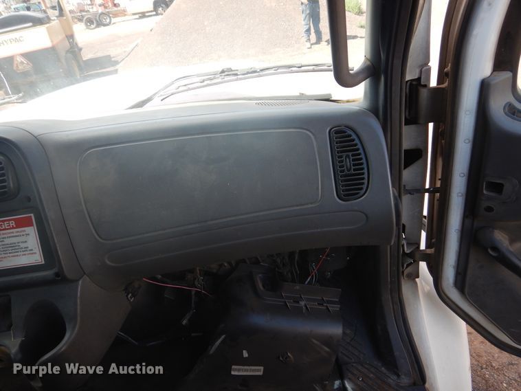 image for item HO9850 2005 Freightliner Business Class M2  refuse truck