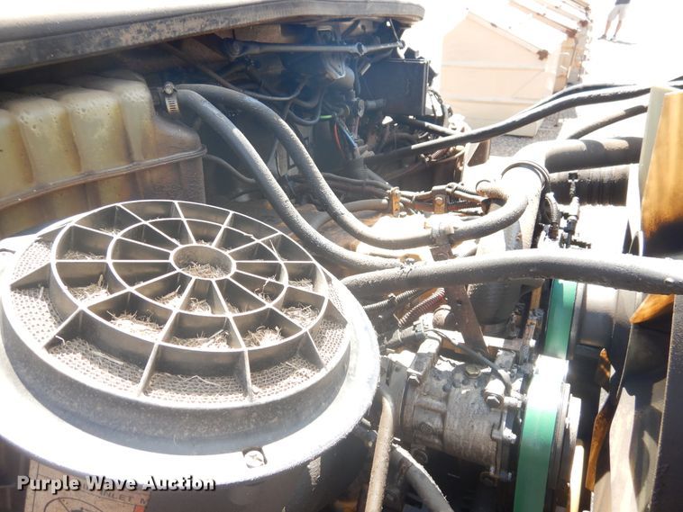 image for item HO9850 2005 Freightliner Business Class M2  refuse truck